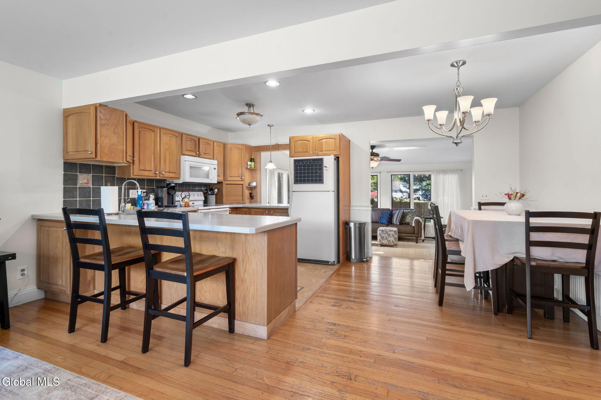 28 Caroline Street Latham NY 12110