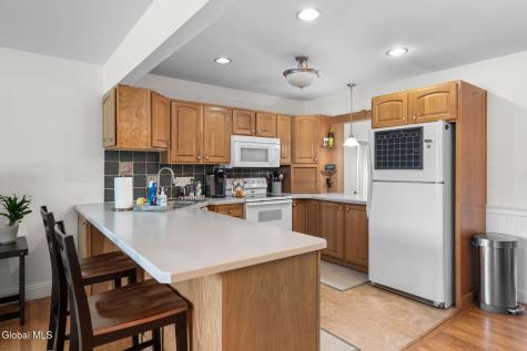 28 Caroline Street Latham NY 12110