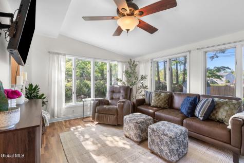 28 Caroline Street Latham NY 12110