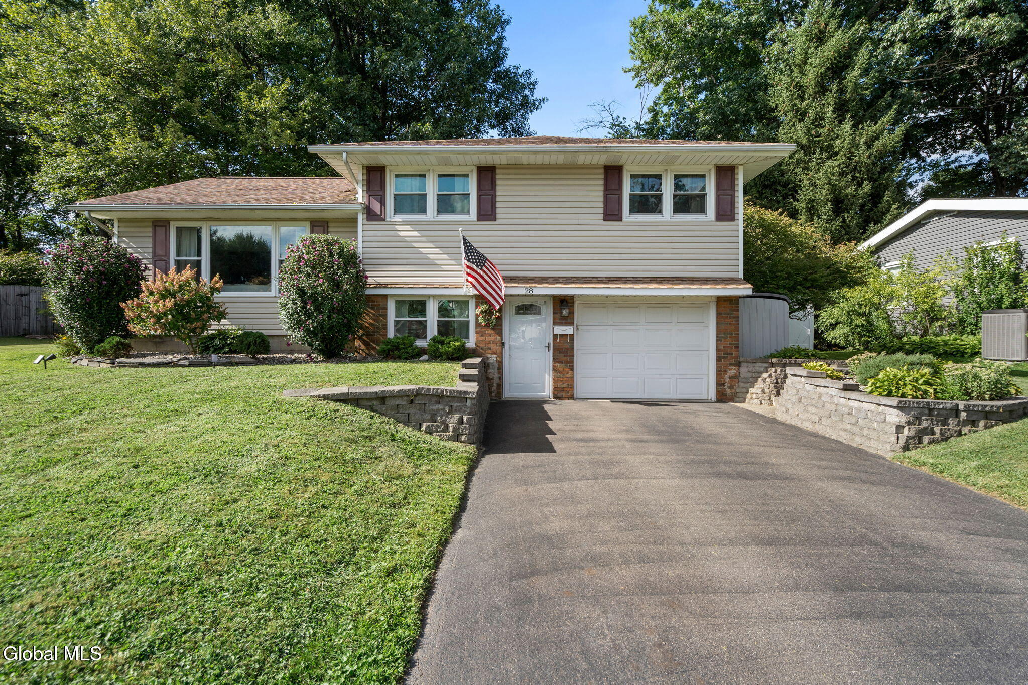 28 Caroline Street Latham NY 12110