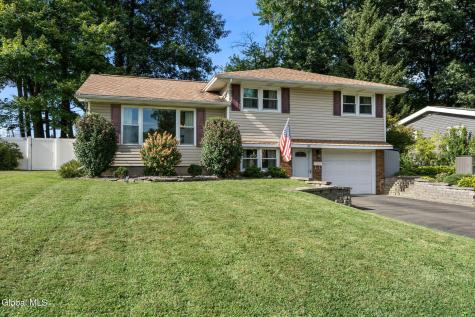 28 Caroline Street Latham NY 12110
