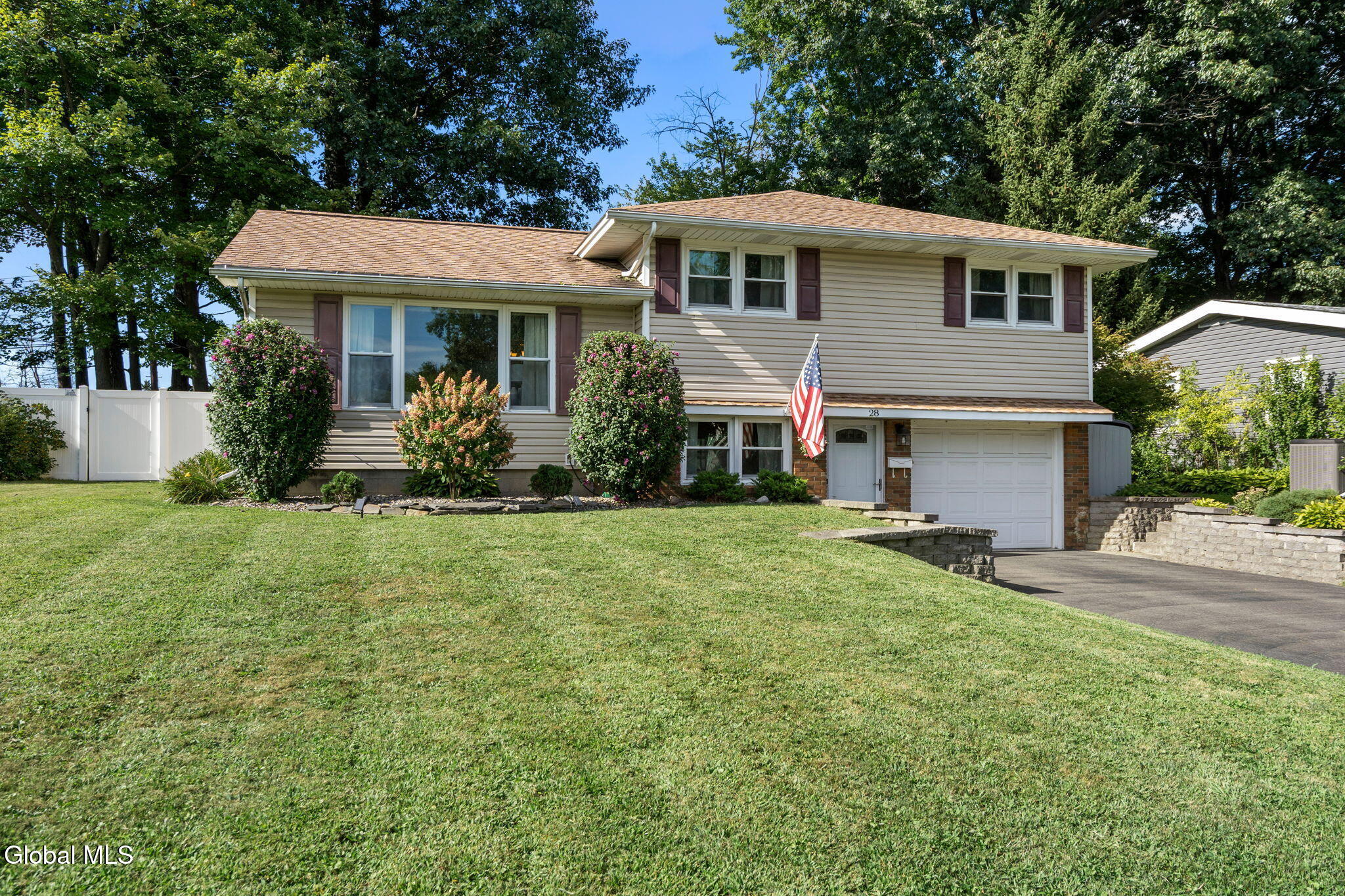 28 Caroline Street Latham NY 12110