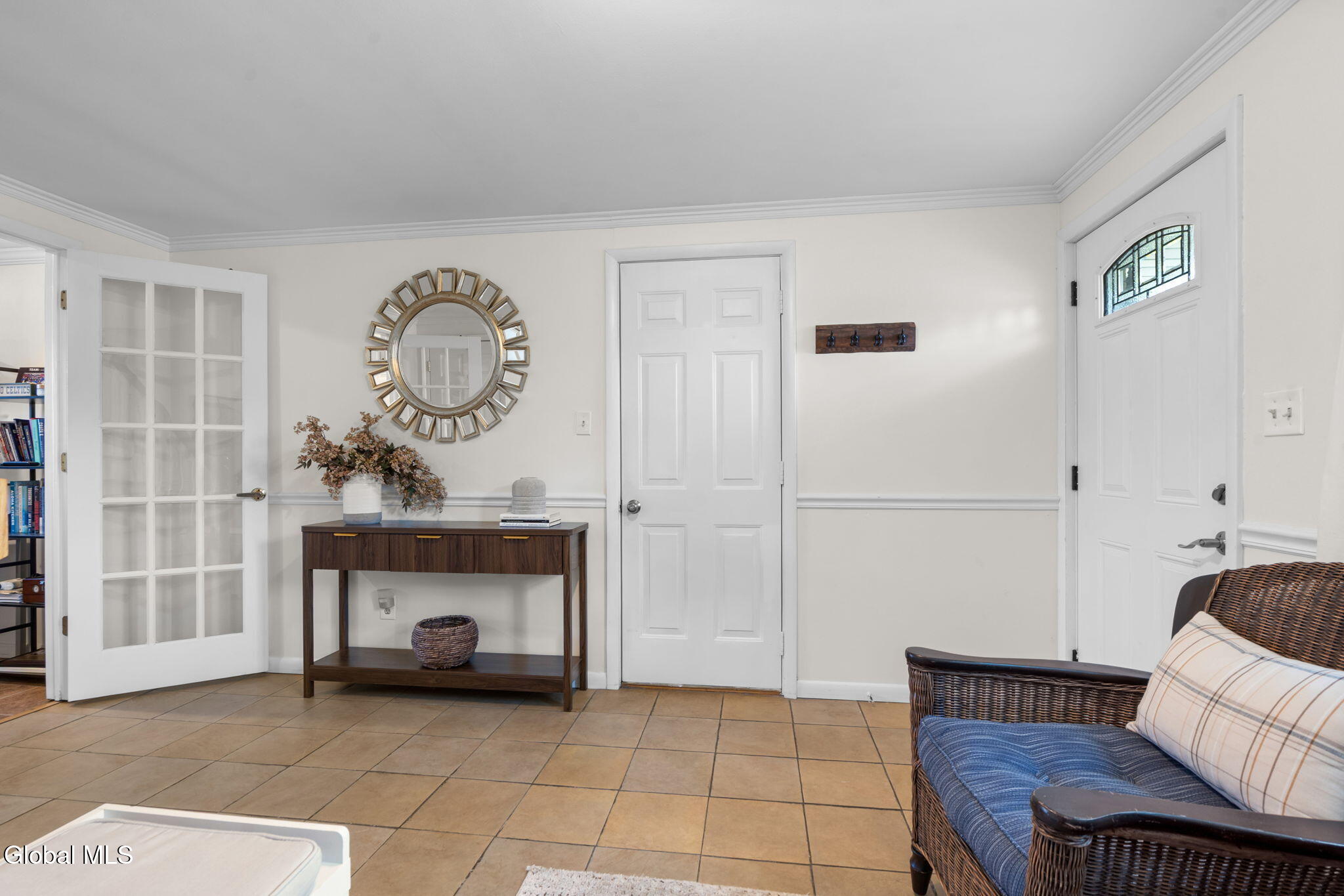28 Caroline Street Latham NY 12110
