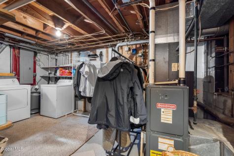 28 Caroline Street Latham NY 12110