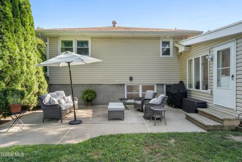 28 Caroline Street Latham NY 12110