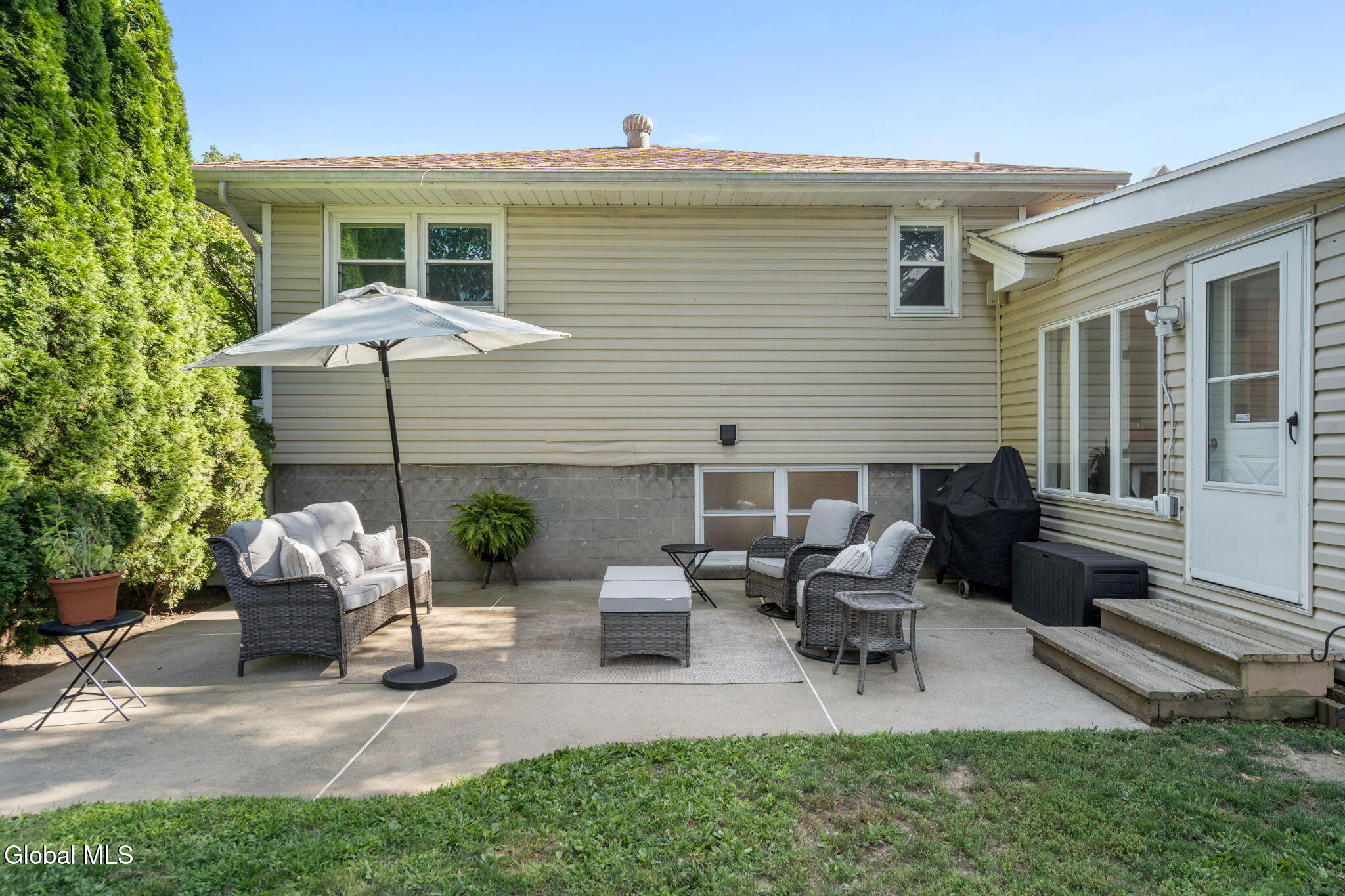 28 Caroline Street Latham NY 12110