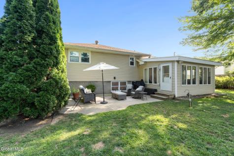 28 Caroline Street Latham NY 12110
