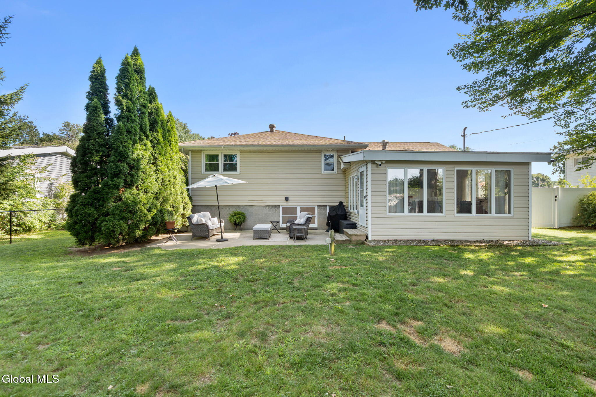 28 Caroline Street Latham NY 12110