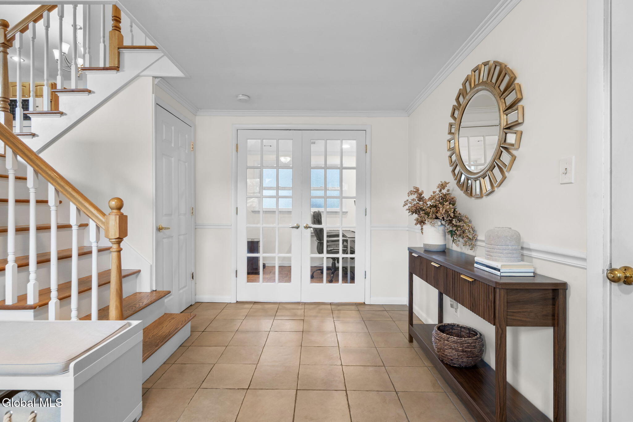 28 Caroline Street Latham NY 12110