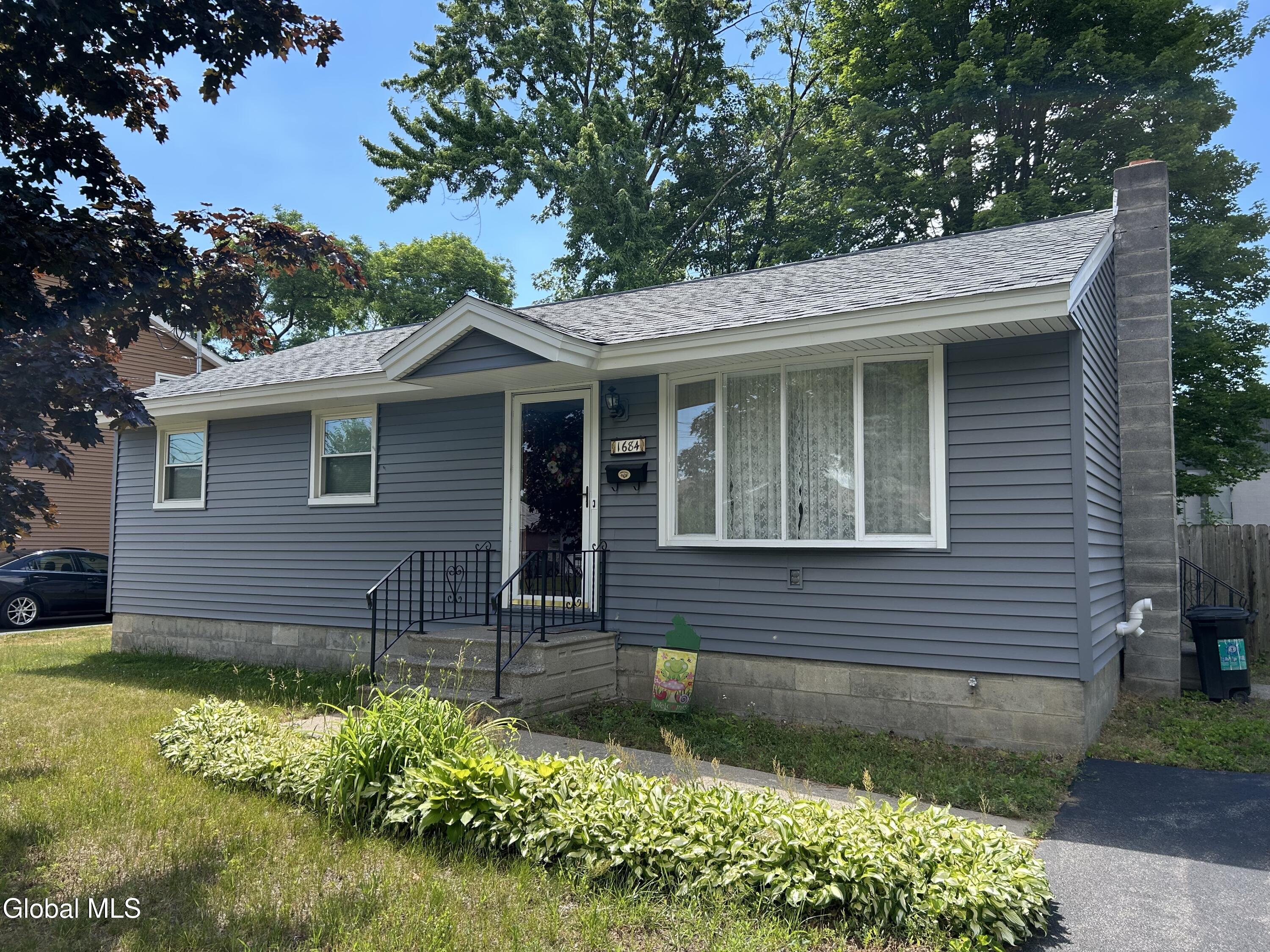1684 Roma Schenectady NY 12306