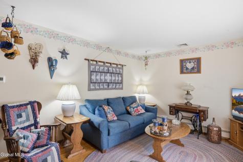 1684 Roma Schenectady NY 12306