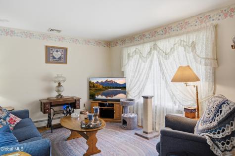 1684 Roma Schenectady NY 12306