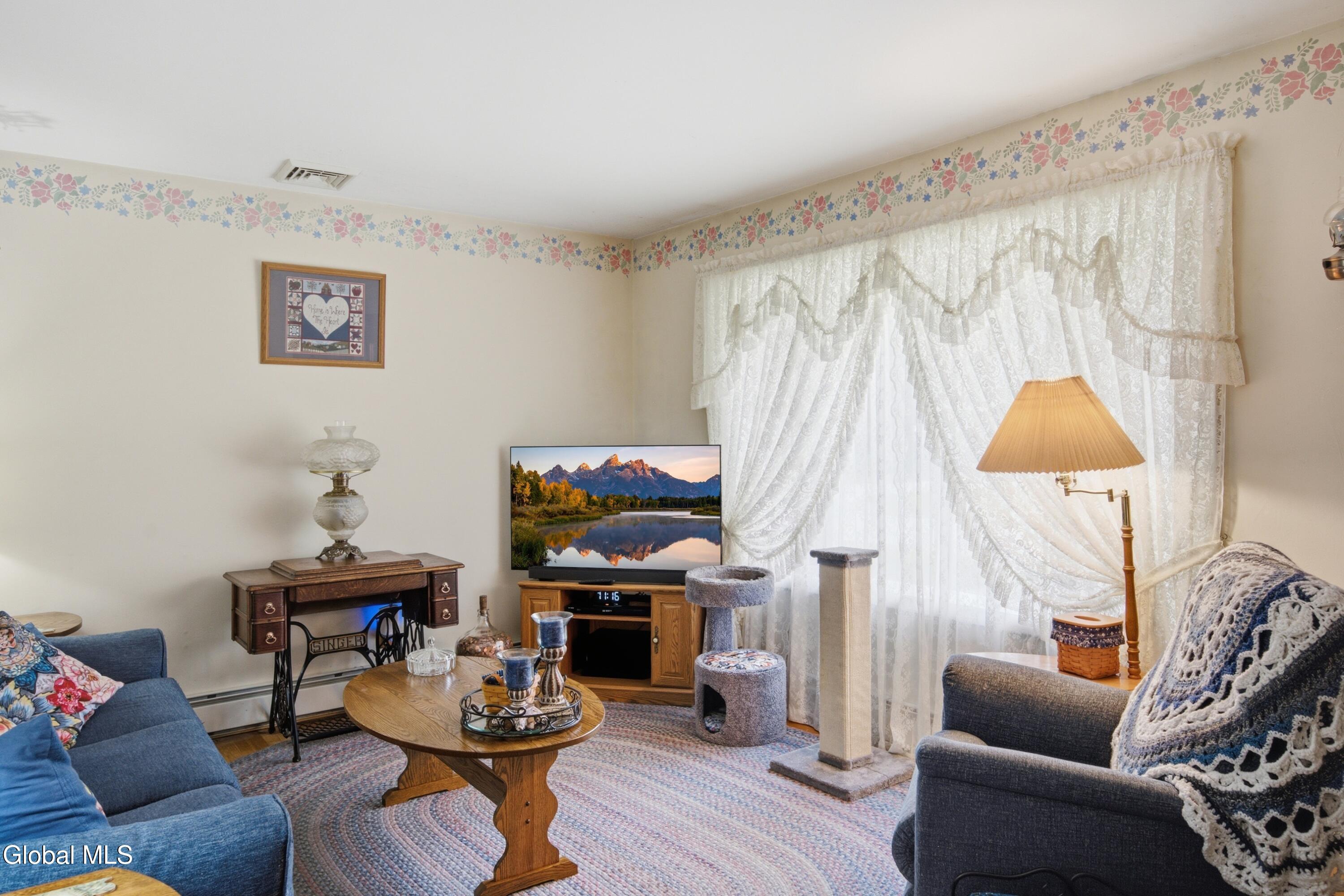 1684 Roma Schenectady NY 12306