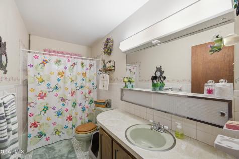 1684 Roma Schenectady NY 12306
