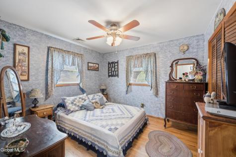 1684 Roma Schenectady NY 12306