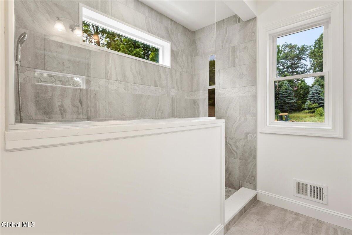 3 Lookout Circle Gansevoort NY 12831