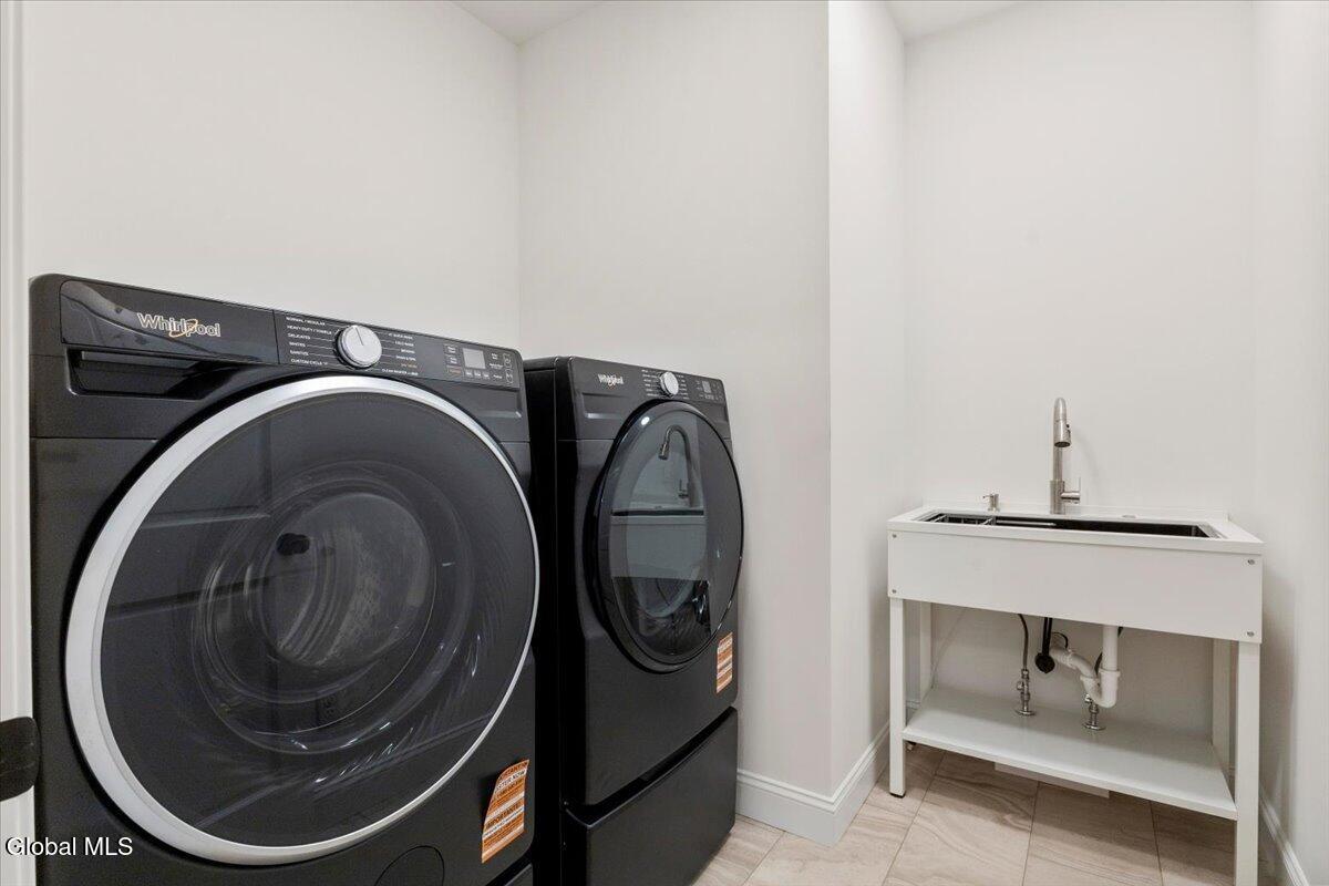 3 Lookout Circle Gansevoort NY 12831