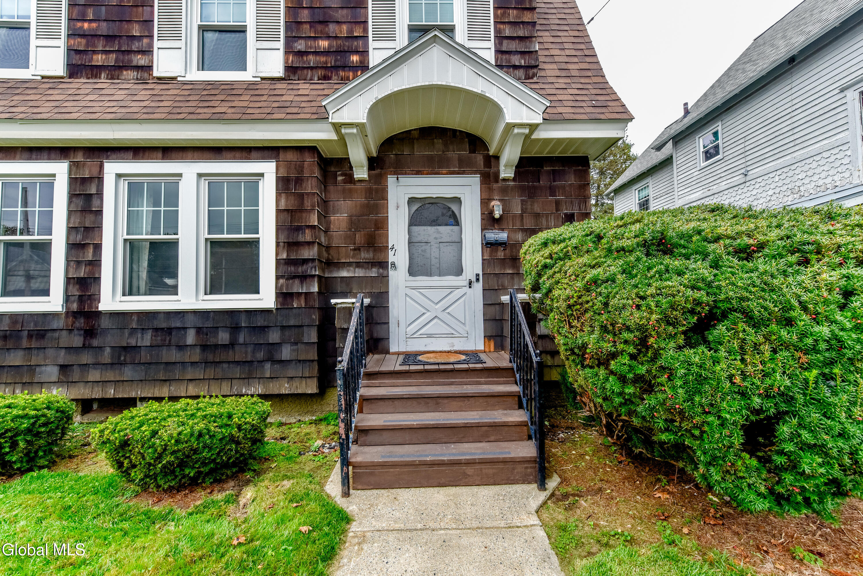 41 E 8th Avenue Gloversville NY 12078