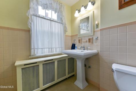 41 E 8th Avenue Gloversville NY 12078