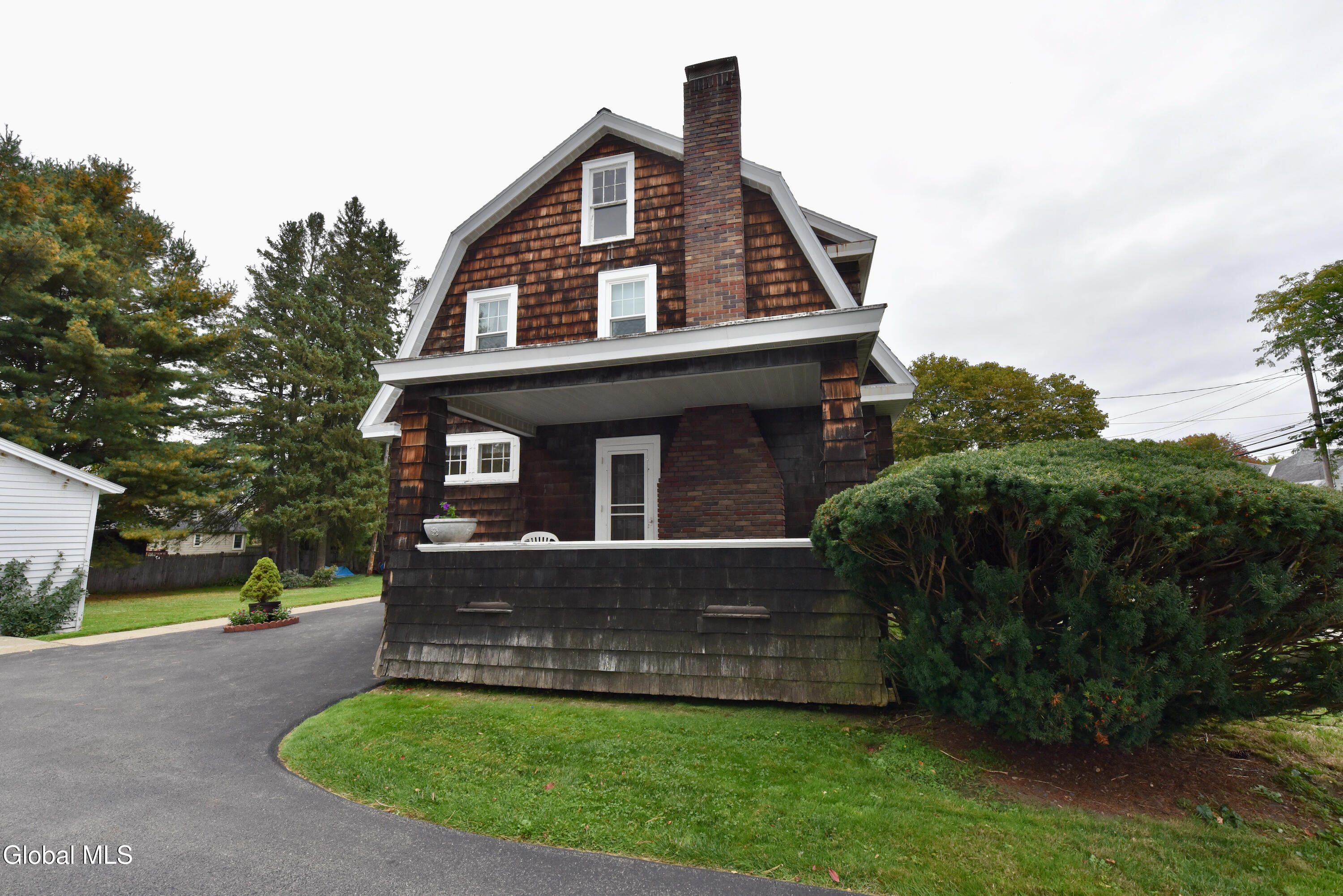 41 E 8th Avenue Gloversville NY 12078