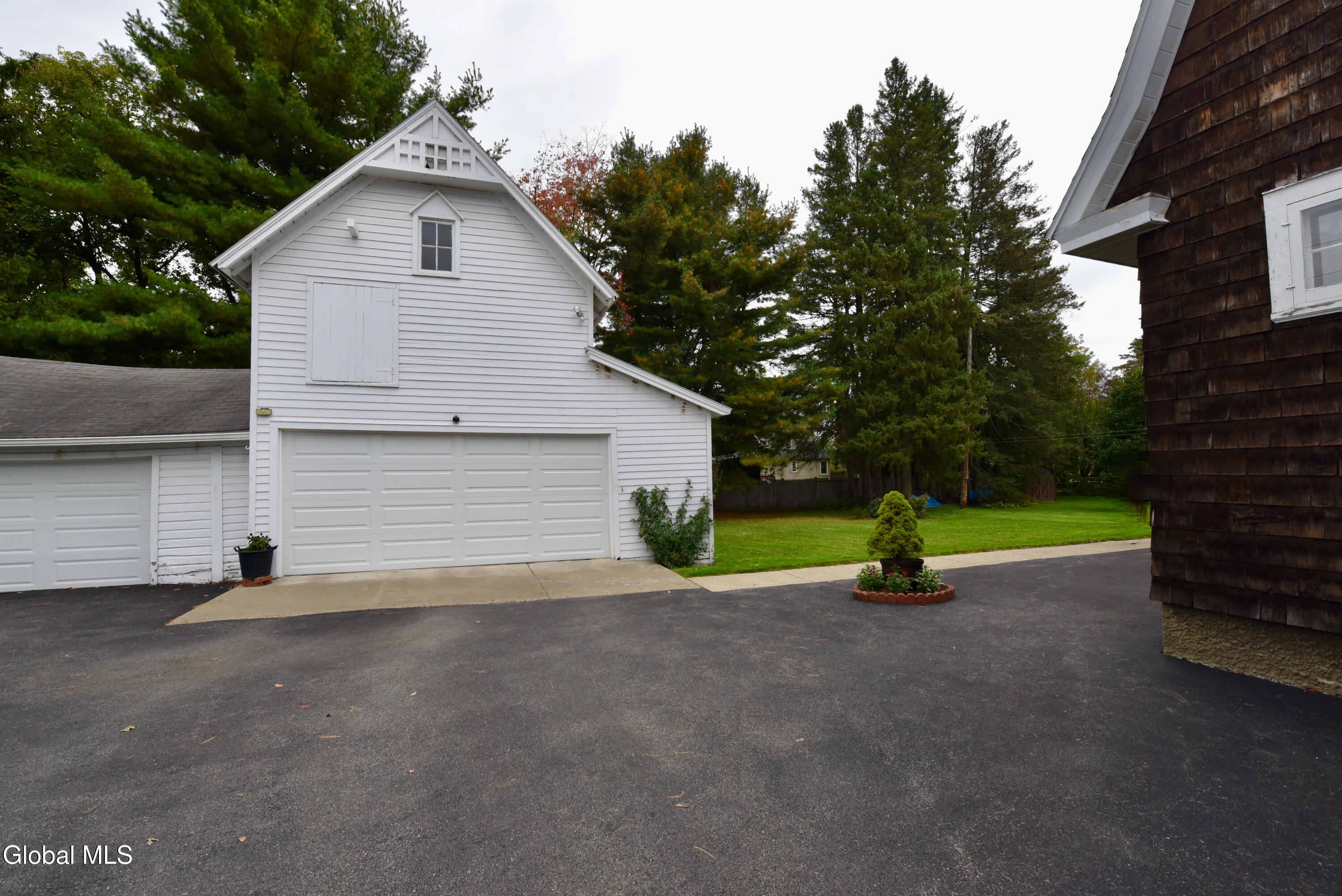 41 E 8th Avenue Gloversville NY 12078