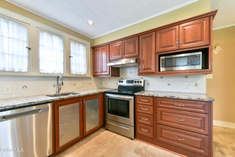 41 E 8th Avenue Gloversville NY 12078