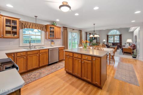 632 Maple Lane Schenectady NY 12309