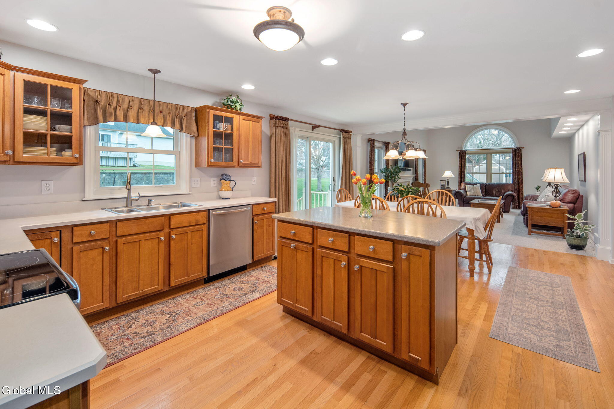 632 Maple Lane Schenectady NY 12309