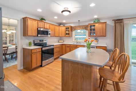 632 Maple Lane Schenectady NY 12309