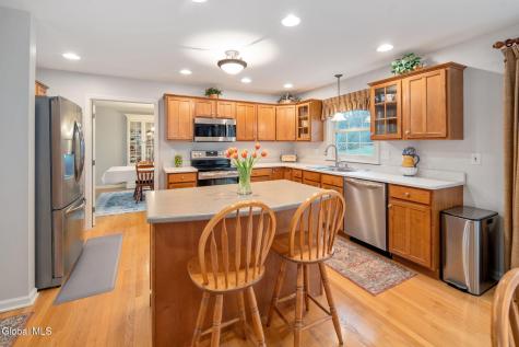 632 Maple Lane Schenectady NY 12309