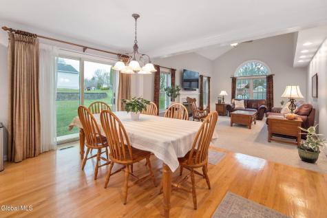 632 Maple Lane Schenectady NY 12309