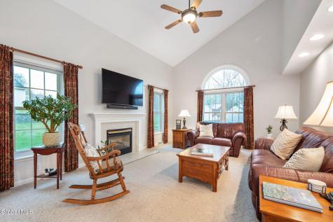 632 Maple Lane Schenectady NY 12309