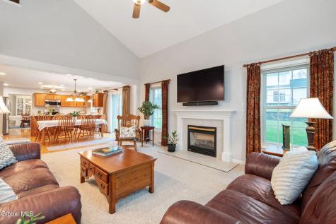 632 Maple Lane Schenectady NY 12309