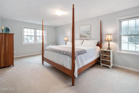 632 Maple Lane Schenectady NY 12309