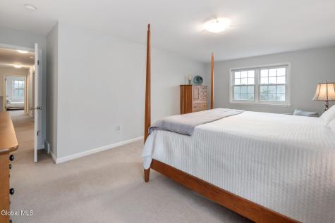 632 Maple Lane Schenectady NY 12309