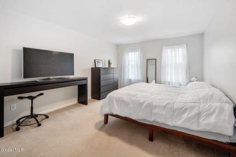 632 Maple Lane Schenectady NY 12309