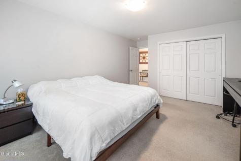 632 Maple Lane Schenectady NY 12309