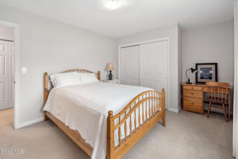 632 Maple Lane Schenectady NY 12309