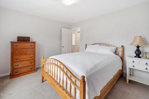 632 Maple Lane Schenectady NY 12309