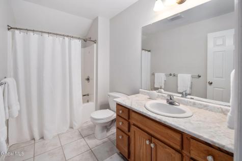 632 Maple Lane Schenectady NY 12309