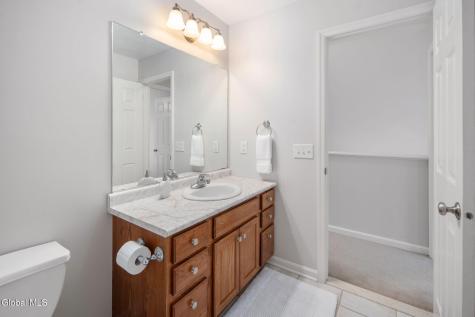 632 Maple Lane Schenectady NY 12309