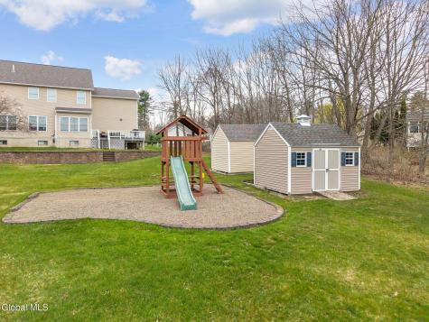 632 Maple Lane Schenectady NY 12309