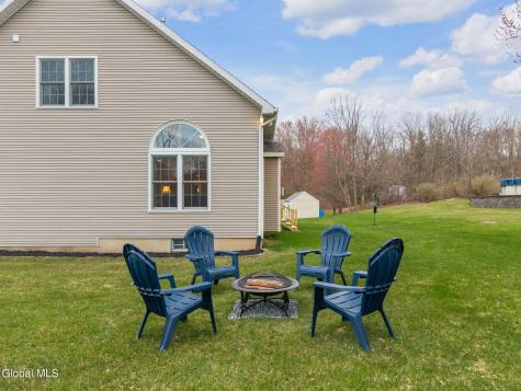 632 Maple Lane Schenectady NY 12309