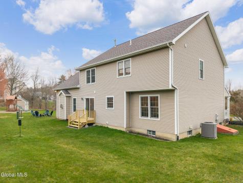 632 Maple Lane Schenectady NY 12309