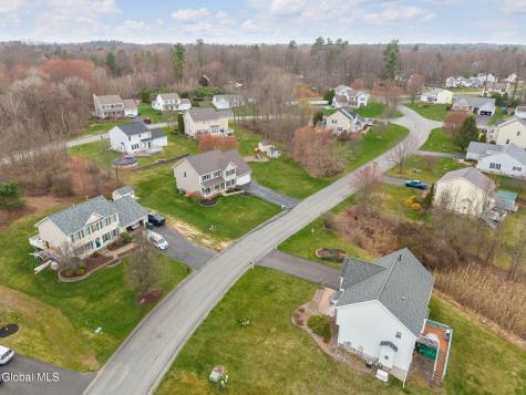 632 Maple Lane Schenectady NY 12309