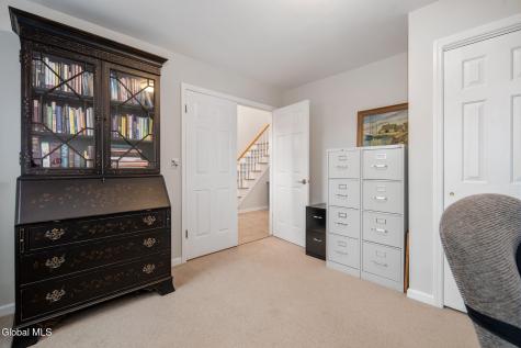 632 Maple Lane Schenectady NY 12309