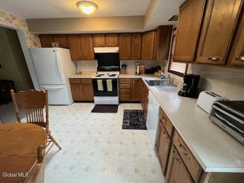40 Lawrence Road Hunter NY 12444