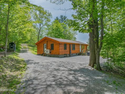 130 Mcmillan Road Cambridge NY 12816