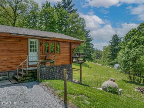 130 Mcmillan Road Cambridge NY 12816