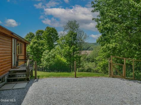 130 Mcmillan Road Cambridge NY 12816